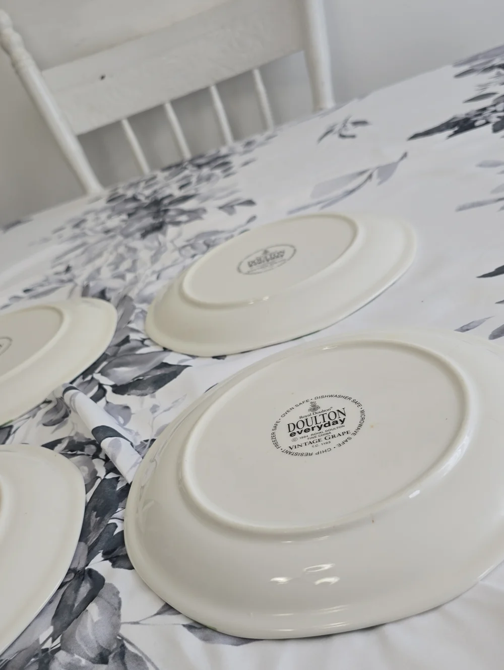 Vintage Royal Doulton Set Of 4 Everyday Fine China Vintage Grape Salad Plates